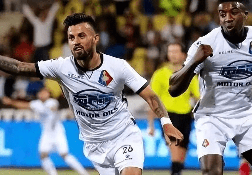 羽毛球屡创 羽毛球屡创