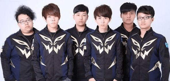 泳比赛中的 泳比赛中的