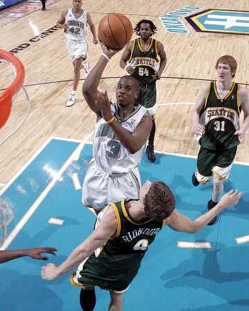 中后场也进 中后场也进